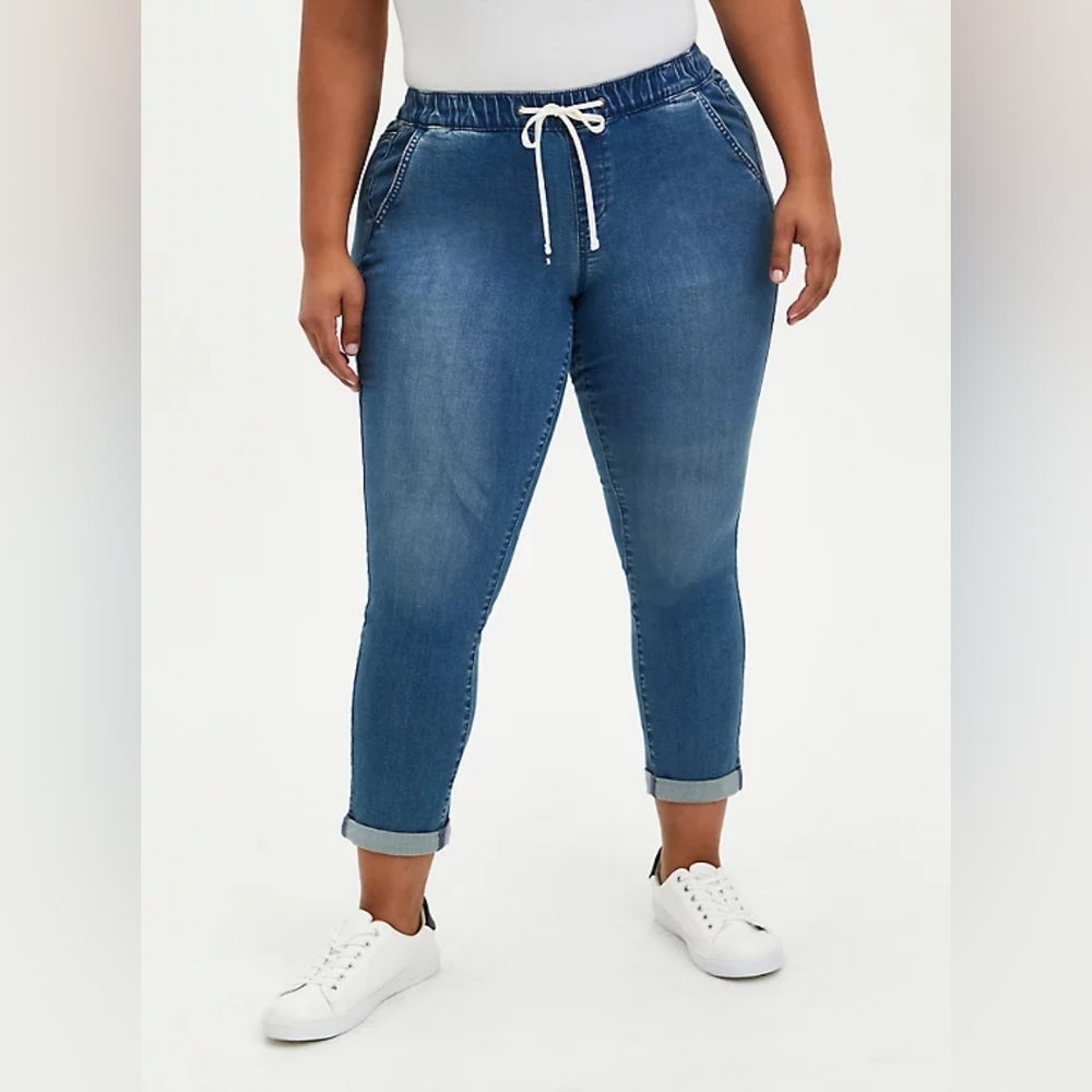 Mid-Rise Boyfriend Jeans - torrid, size 3